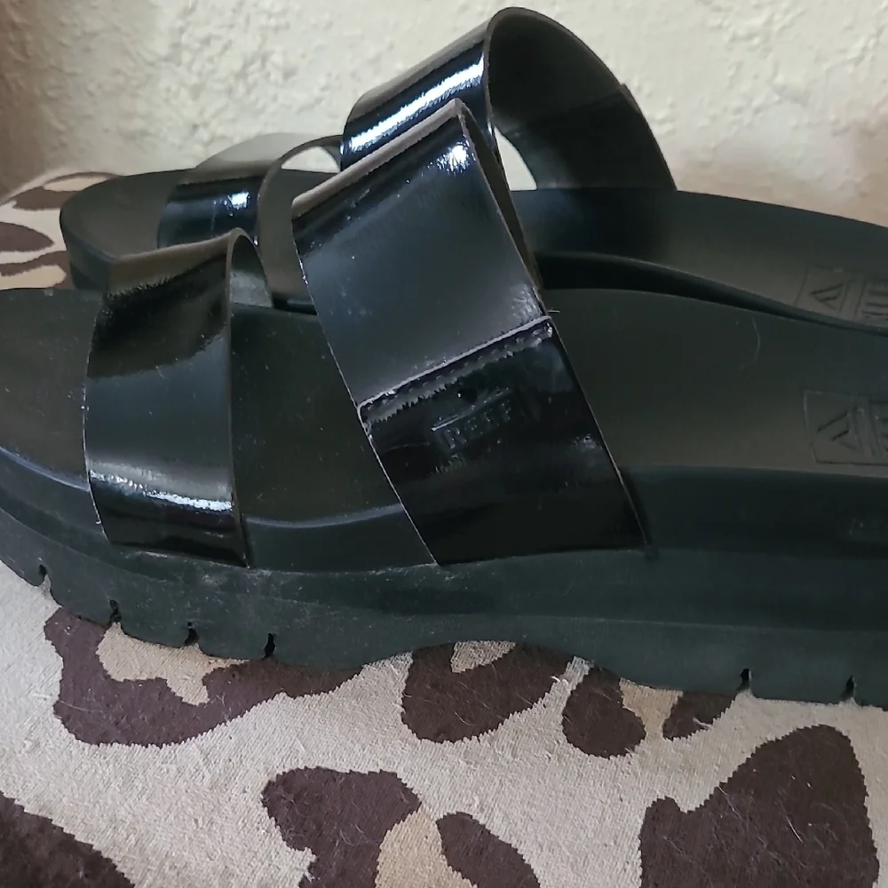 Reef Patent Leather  Black Platform Slides